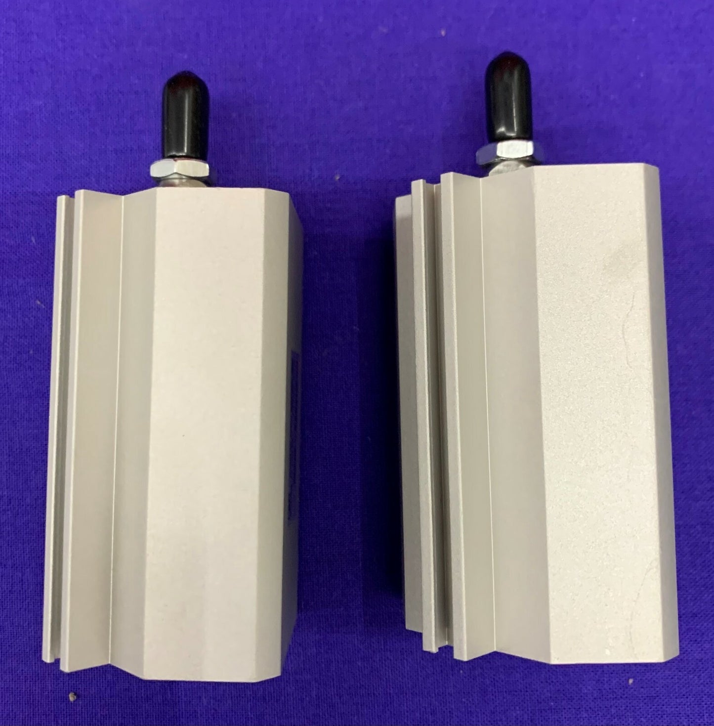 Lot van 2 - SMC NCQ2 Compacte cilinders NCDQ2B20-35DM 
