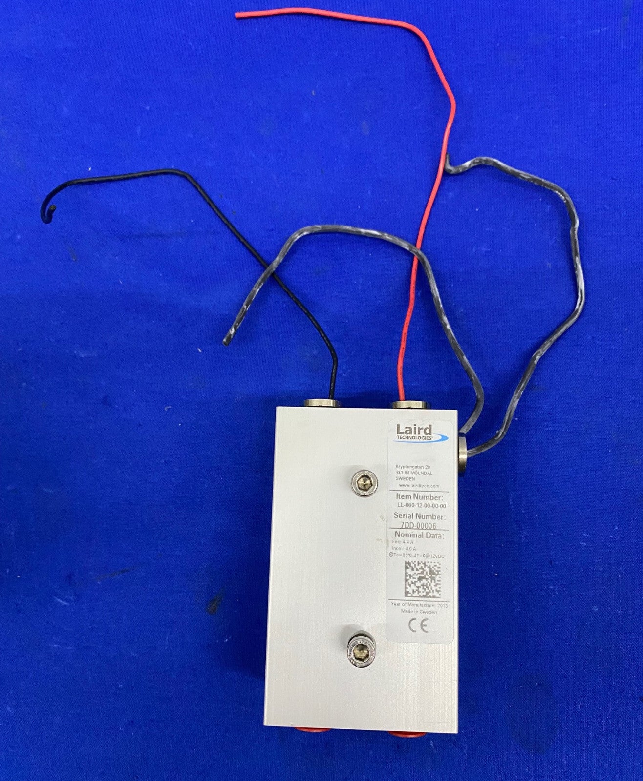 LAIRD TECHNOLOGIES ® LL-060-12-00-00-00 CONJUNTOS TERMOELÉCTRICOS LÍQUIDO/LÍQUIDO
