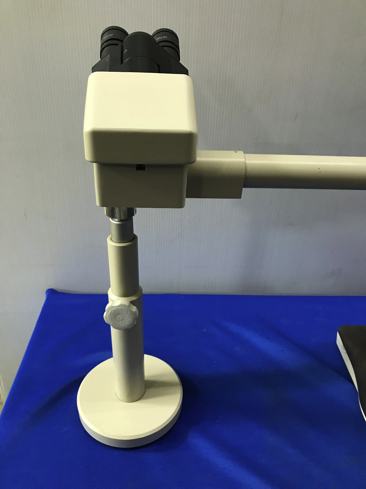 Nikon Labophot-2 Dual Head Training Pathology Microscope Dual Viewing Nanodyne