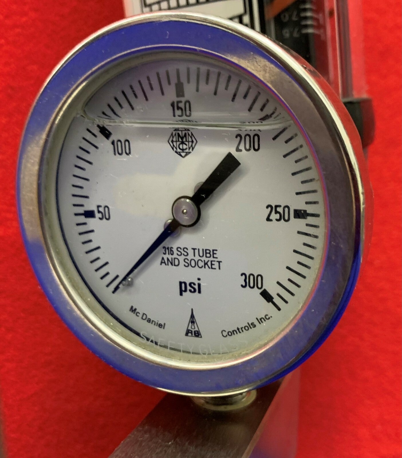 Débitmètre d'eau Hedland H605S-002 avec manomètre McDaniel 300 psi 