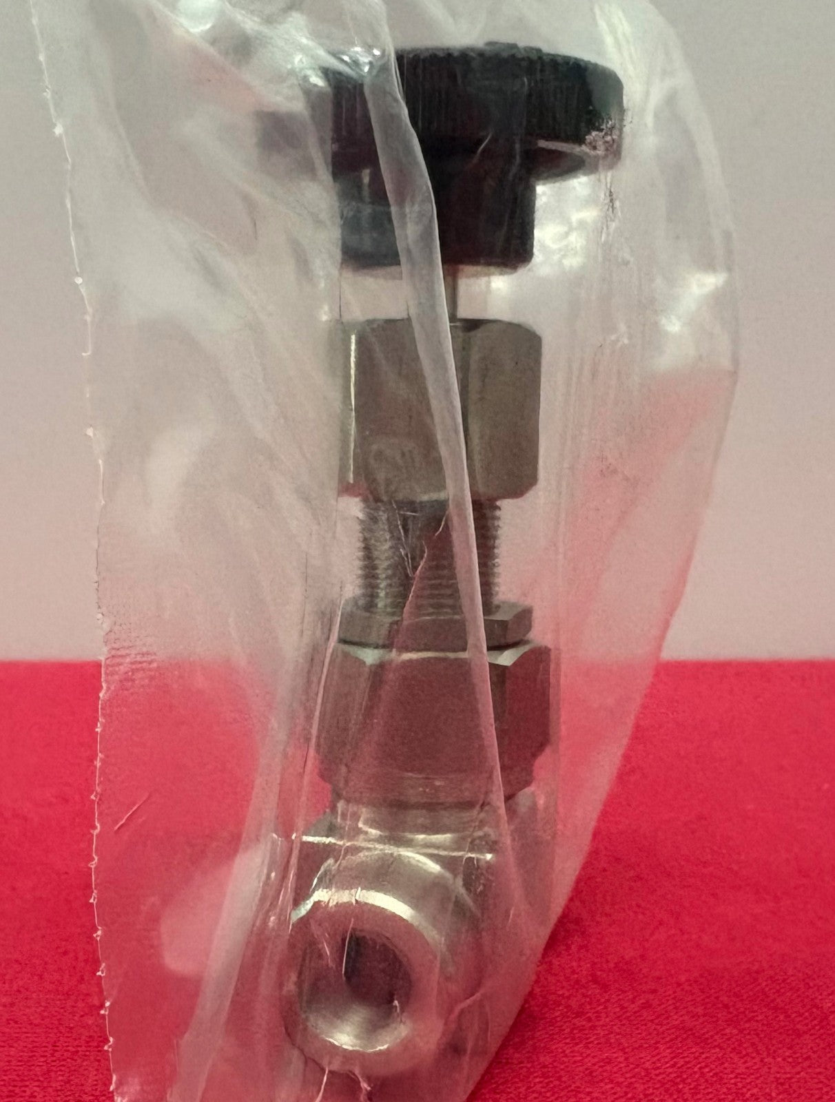 SWAGELOK WHITEY SS-31RF2 METERING FLOW VALVE - 1 BOX OF QTY 2 VALVES