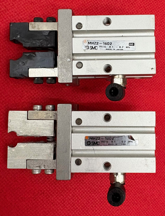 SMC MHZ2-16D2 PNEUMATIC PARALLEL FINGER GRIPPER 16mm - 1 LOT QTY 2