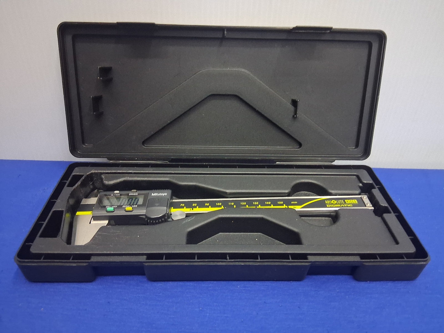 Mitutoyo 500-196-30 CD-6" ASX Digimatic Digital Caliper 6 inch With Case