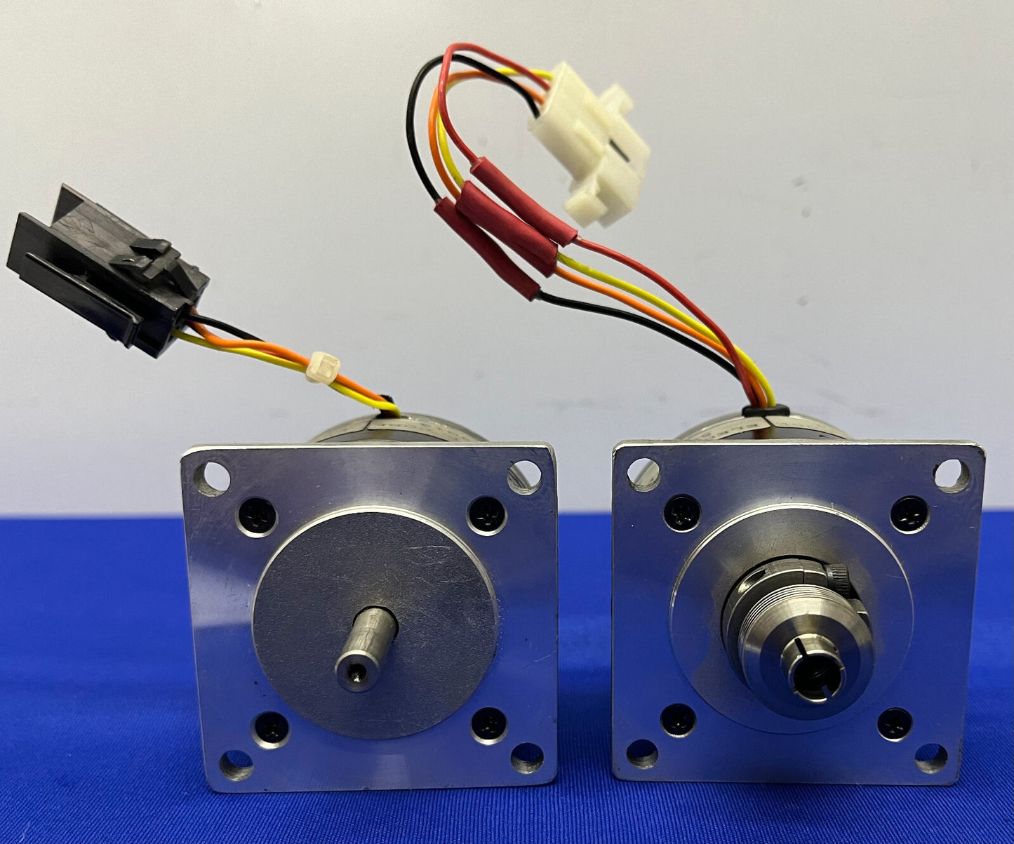 Moteur pas à pas PACIFIC SCIENTIFIC SIGMA 21-2215D200-B075 HZHNRHB-LNN-NS-00 Qté 2 