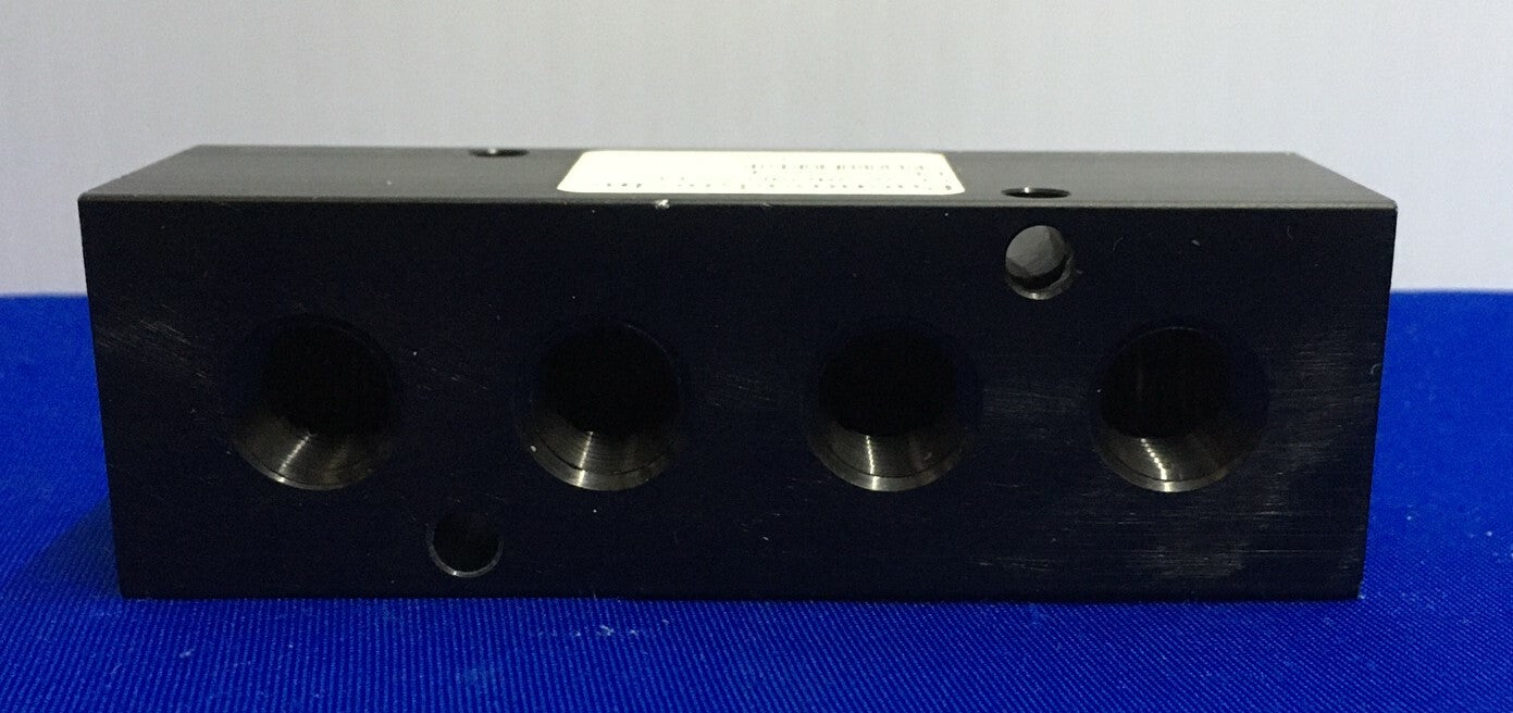 PNEUMADYNE M20-250-4 マニホールド 3/8" 入口サイズ 1/4" 出口サイズ NPT