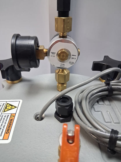 NORDSON EFD 7020188 5L TANK FLOAT SWITCH 100 PSI ANALOG GAUGE FLUID RESERVOIR