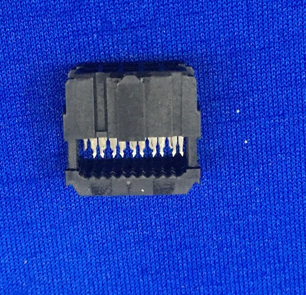 1 CONFEZIONE DA 50 PZ - CONNETTORI ELETTRICI AMP-LATCH/TYCO 746288-1 REV P