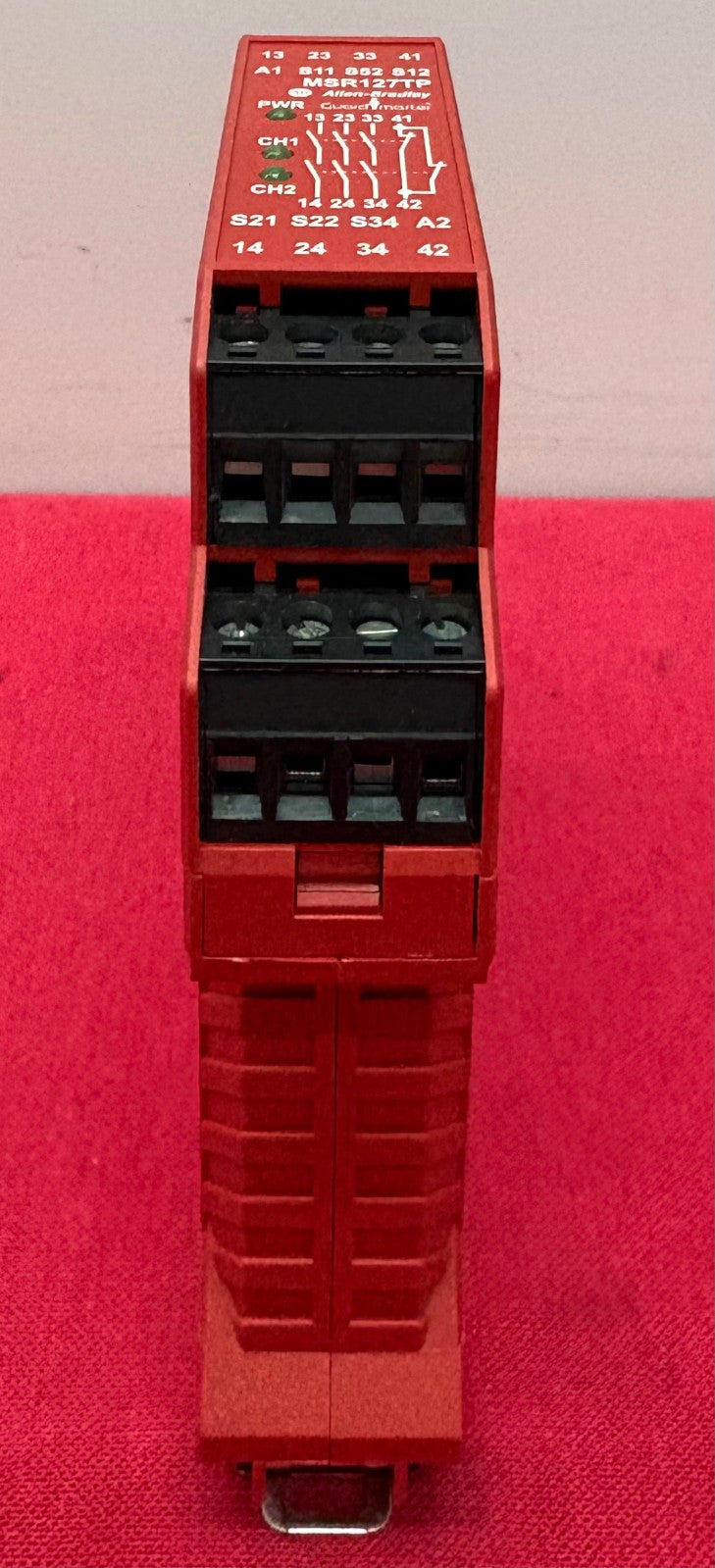 Allen Bradley AB GUARDMASTER MSR127TP 440R-N23132 SER C SAFETY RELAY