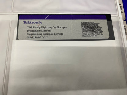 TEKTRONIX TDS 070-9556-00、ファミリー デジタイジング オシロスコープ プログラマ マニュアル