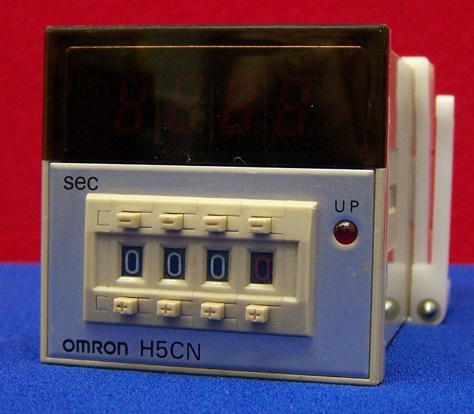 Minuterie Omron H5CN-XBN / H5CN 100 à 240 V CA 50/60 Hz