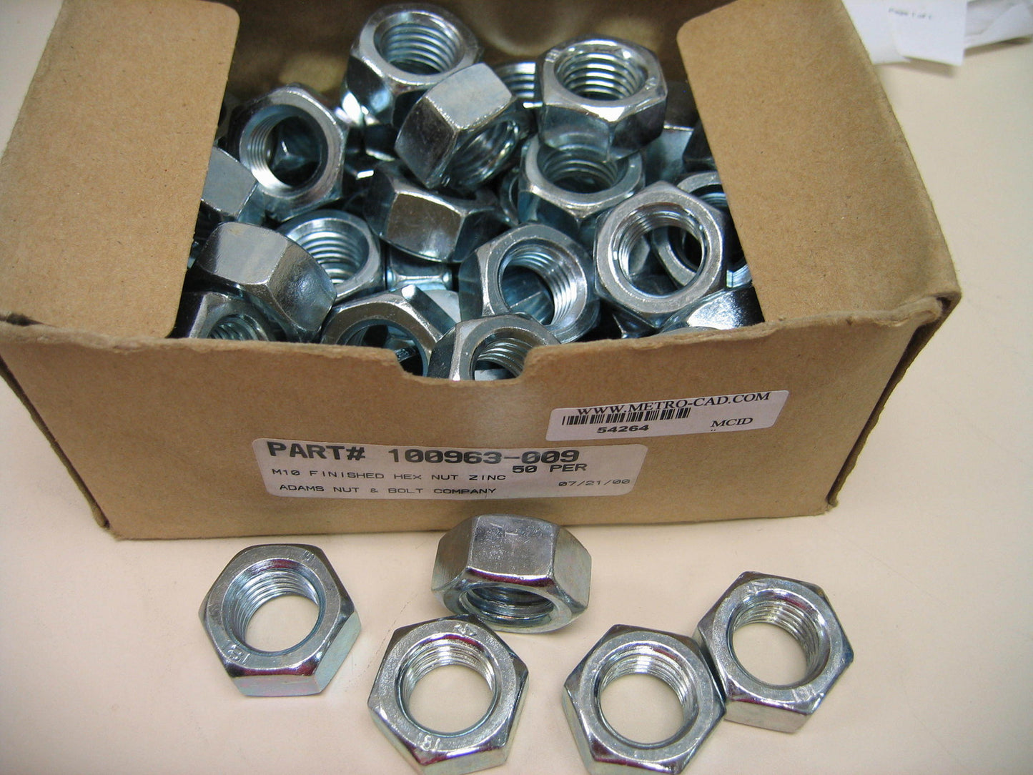 ADAM'S MUTTER &amp; SCHRAUBE M10 METRISCH, BOX ANZAHL 50 SECHSKANTMUTTERN, ZINK, NIB, Teile-Nr. 100963-009