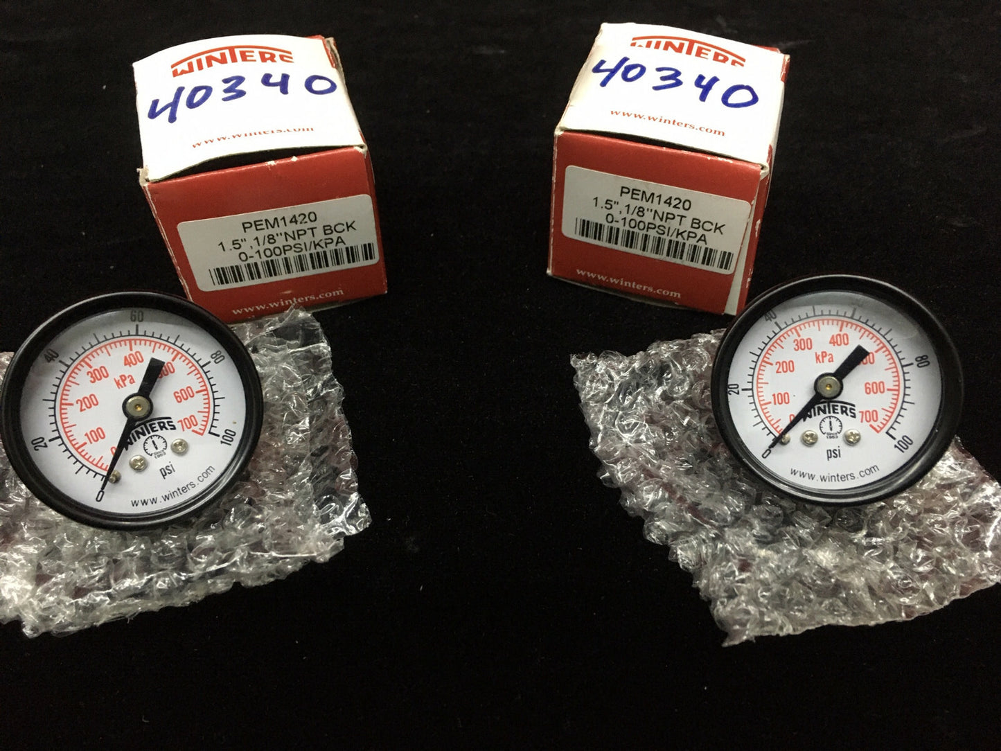 QTY 2 - WINTERS PEM1420 CALIBRO 1,5" QUADRANTE 1/8" NPT POSTERIORE 0-100 PSI/KPA