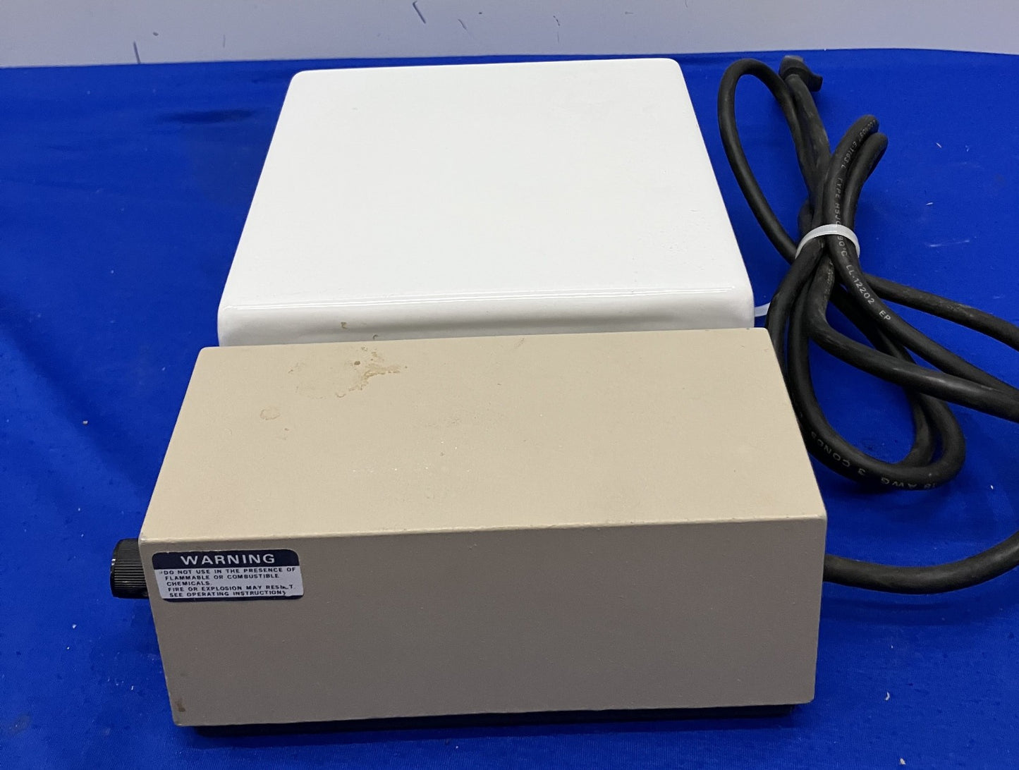 THERMOLYNE NUOVA II / S18525STIRRER PLATE ITEM IS USED TESTED WORKS 7" X 7"