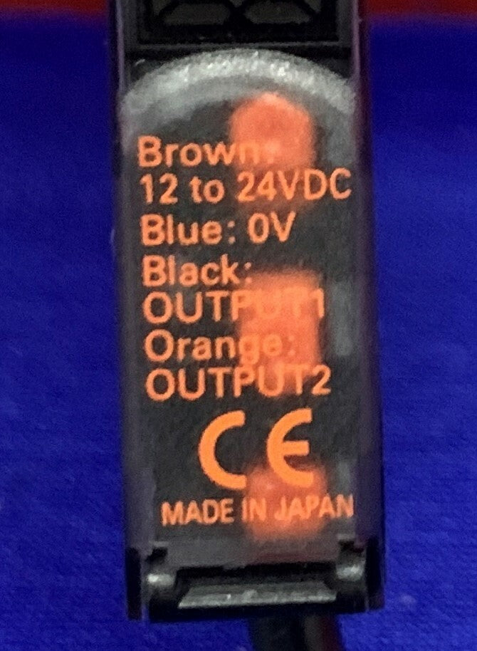 OMRON E3X-MDA11 Photoelektrischer Sensor 12 bis 24 VDC