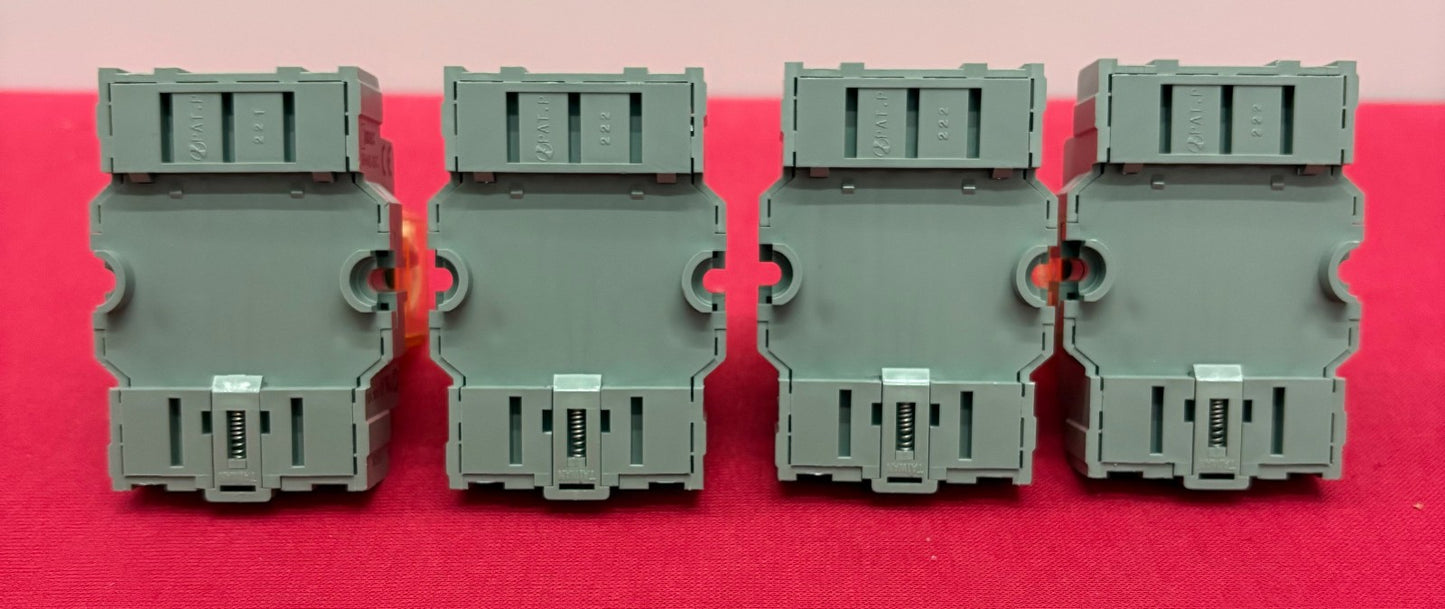 IDEC RELAY RH4B-UL D DC24V  w/ BASE SH4B-05C 300V 10A - 1 LOT QTY 4