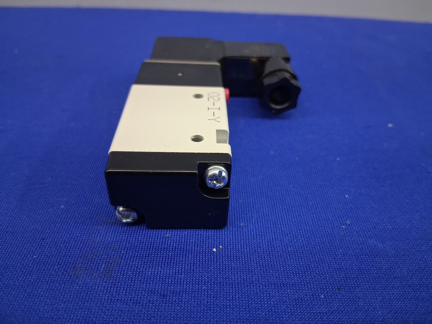 Automation Direct Nitra AVS-3111-24D Pneumatic Solenoid Valve 3 Port 1/8" Female