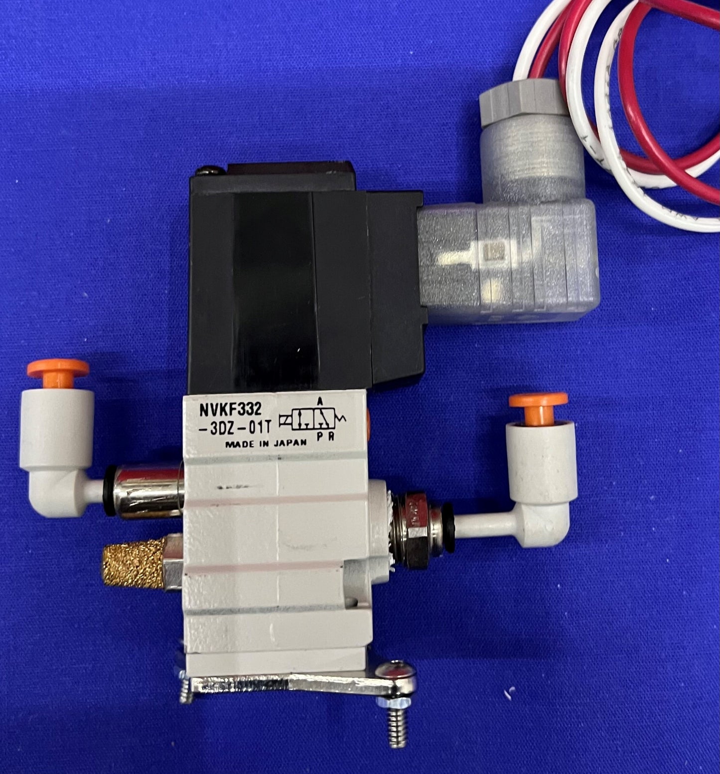 1 LOT HOEVEELHEID VAN 3 - SMC NVKF332-3DZ-01T SOLENOÏDEKLEP