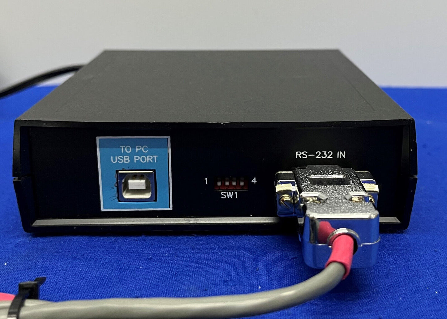 CONVERTIDOR USB-335 SMARTPIPE™ DE VETRA SYSTEMS CONCENTRADOR USB DE 2 PUERTOS CON FUENTE DE ALIMENTACIÓN