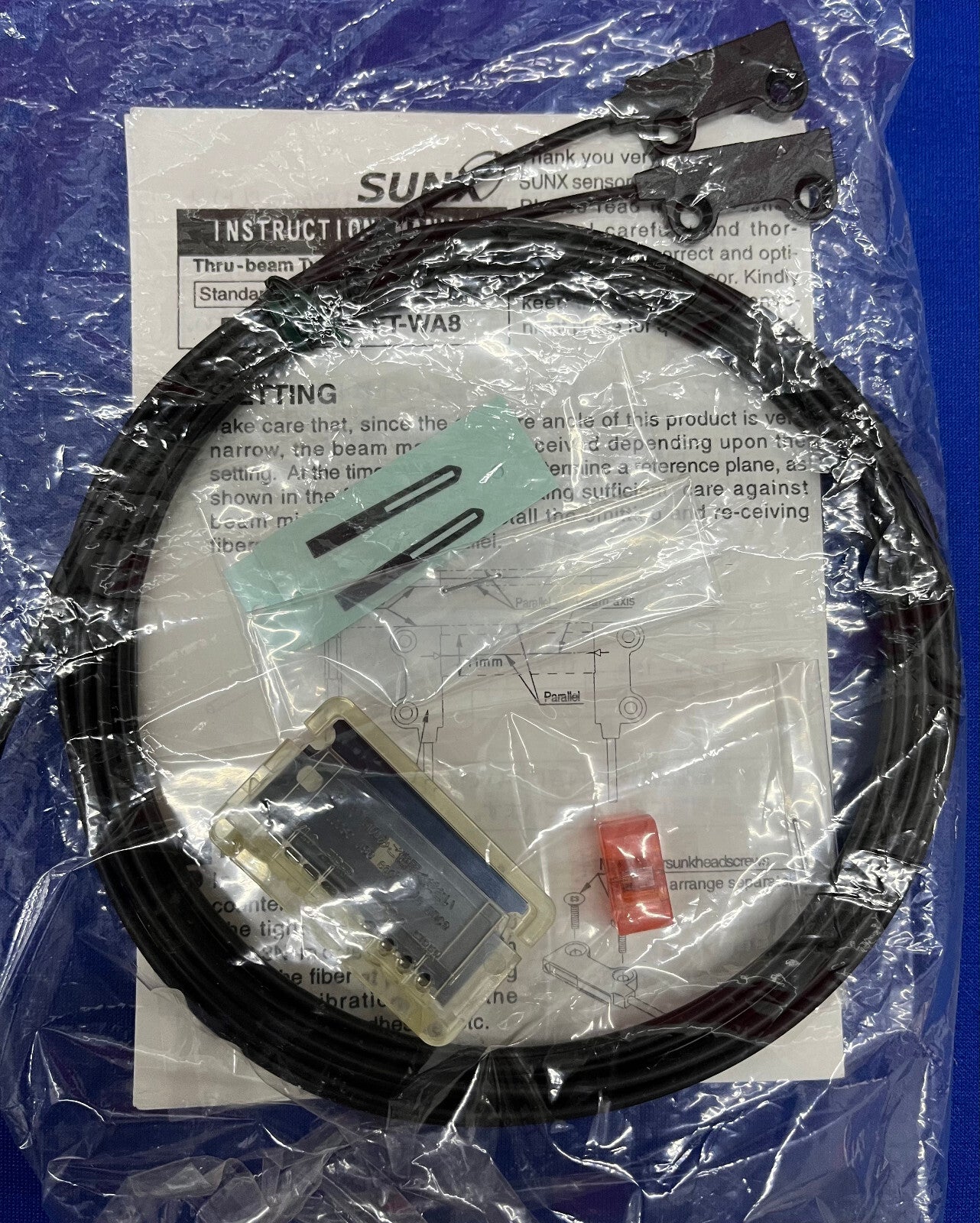 1 LOT DE 2 CAPTEURS À FIBRE OPTIQUE SUNX FT-A8 UFTA8
