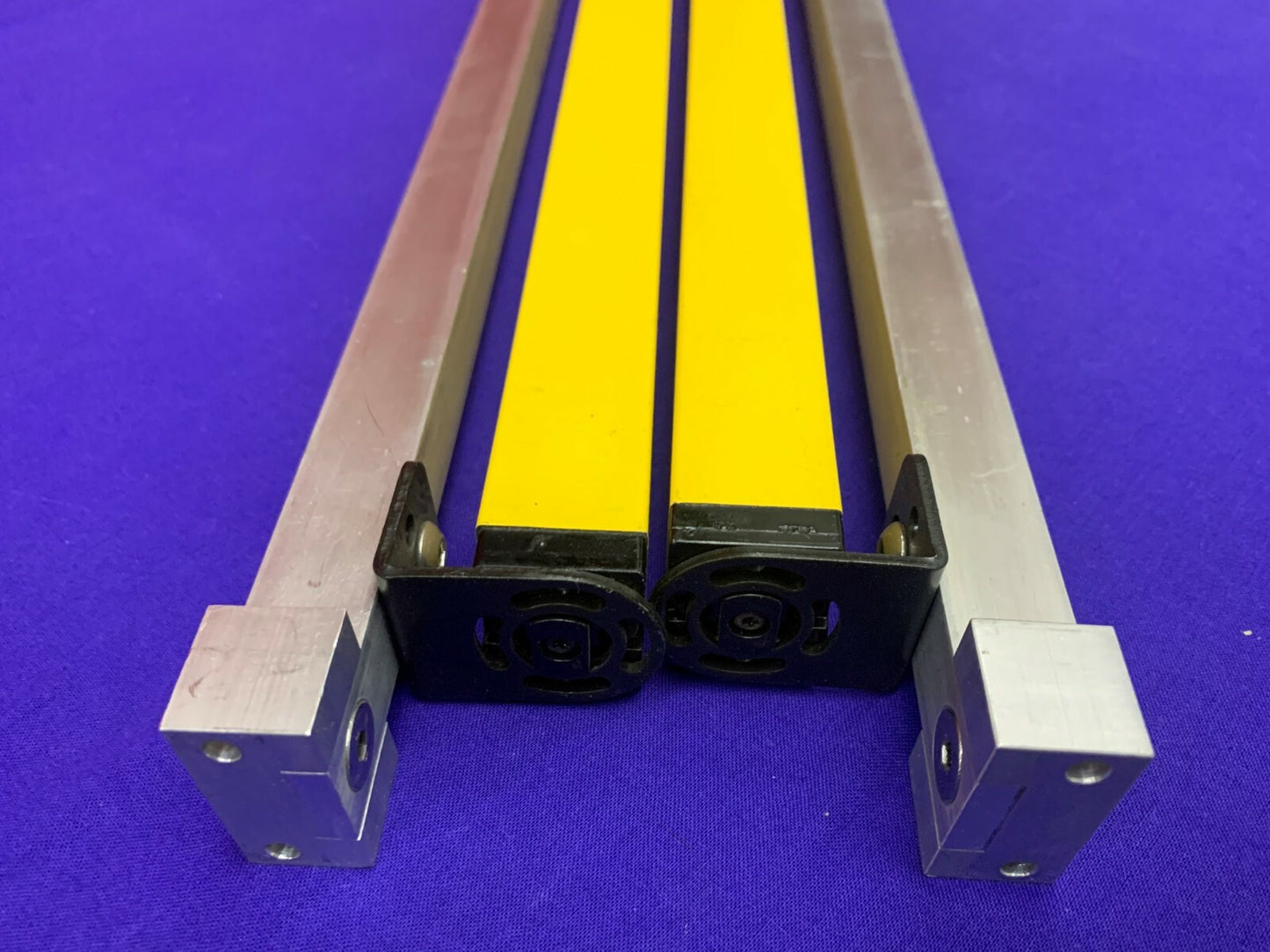 Banner MicroScreen Emitter & Receiver USR2424YP2 / USE2424YP2