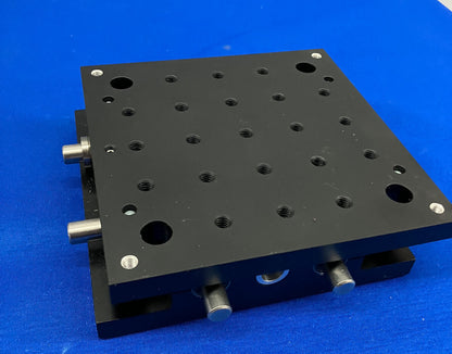 NEWPORT MODEL 401 XY LINEAIRE STAGE 13MM SLAG 1/4 -20 SCHROEFDRAAD 5,5''X5,5''X1,72'' 