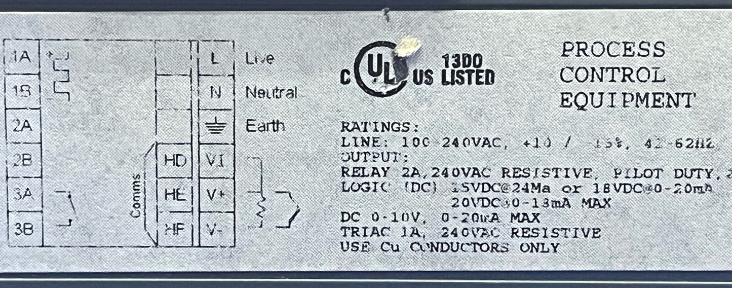 CONTROLLO DELLA TEMPERATURA EUROTHERM 2216 2216/CC/VH/LH/XX/DB/XX/ENG 