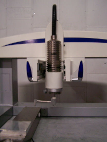 INFOTECH AUTOMATION AG IP-1000 "The Bull" PICK AND PLACE SYSTEM