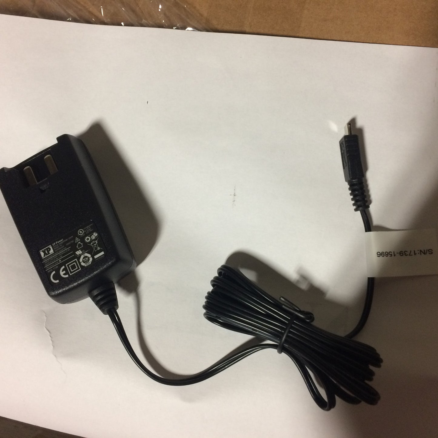 ALIMENTATORE XP Power 5Volt DC 1.6A 100-240 spina USA a Micro USB VEP08US05