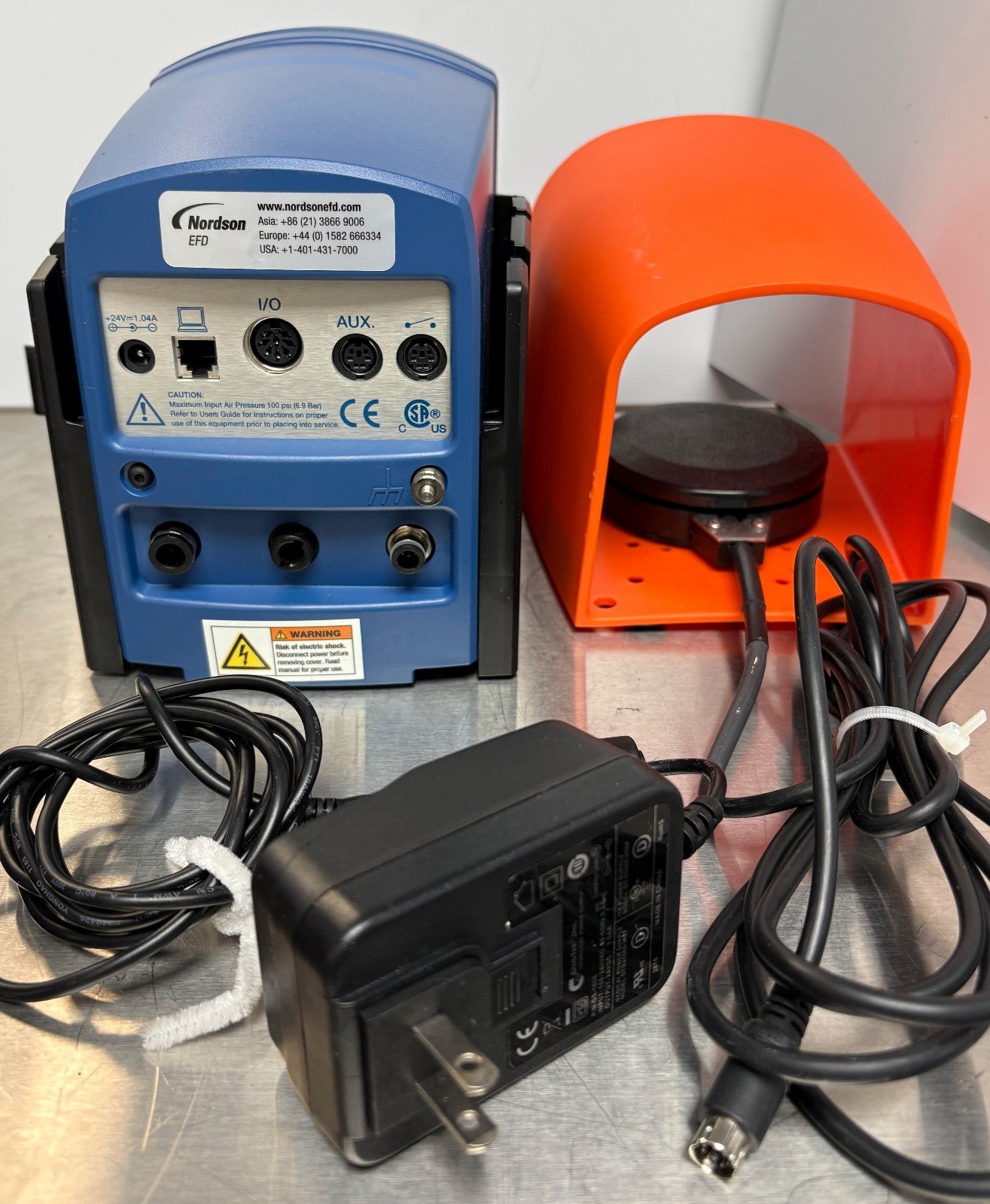 NORDSON EFD ULTIMUS™  I 70170 FLUID DISPENSER w/ FOOT PEDAL