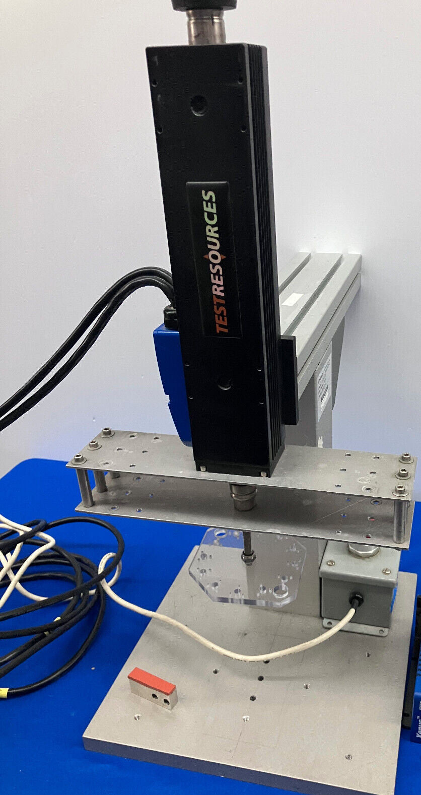 TESTRESOURCES ACTIONNEUR DE TEST FATIQUE (LM25-P-027)
