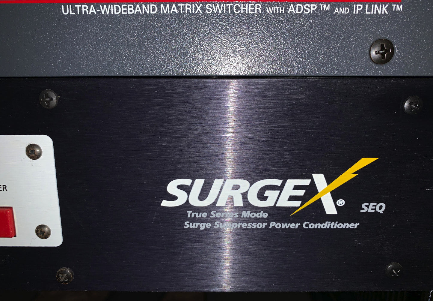 SPL INTEGRIERTE LÖSUNG MEDIENSCHRANK MIT INHALT