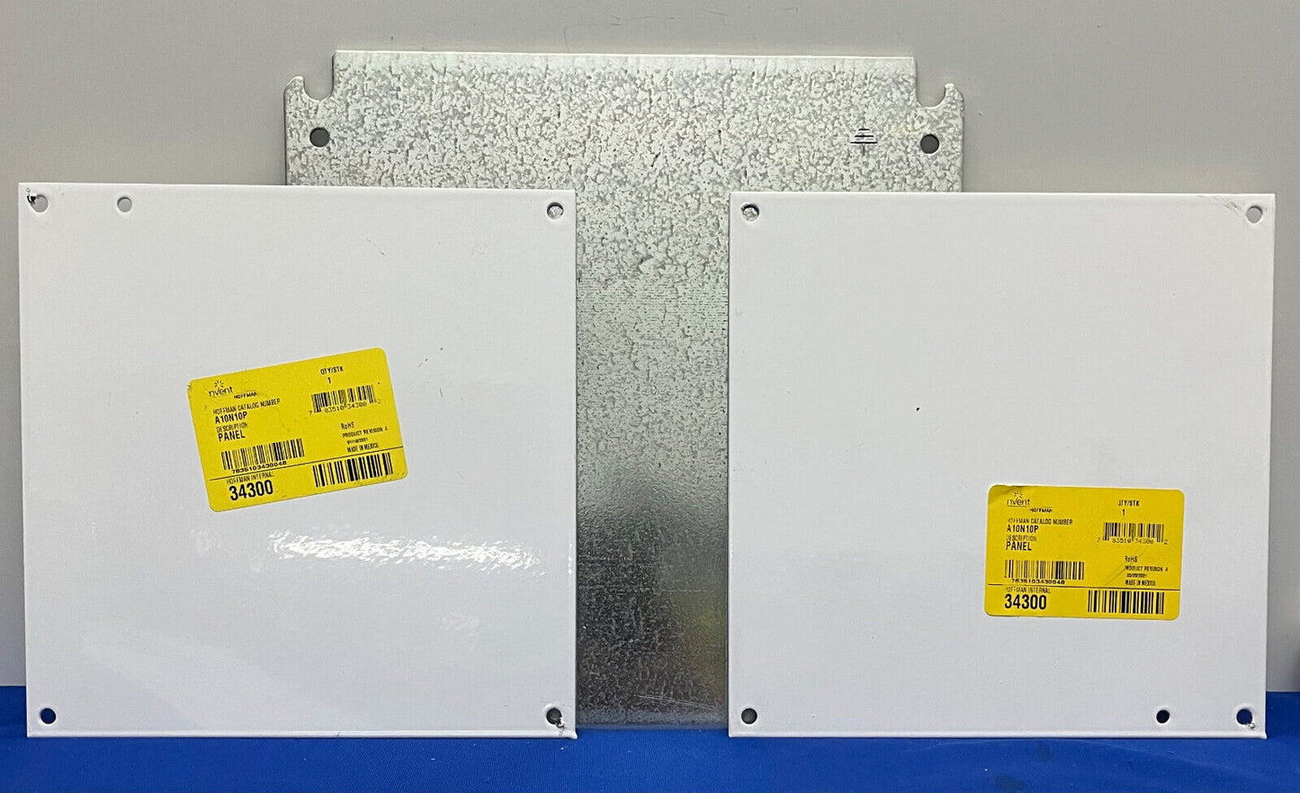 PANNEAUX INTÉRIEURS EN ACIER HOFFMAN - 1 CP12126 GALVANISÉ ET 2 A10N10P - 1 LOT