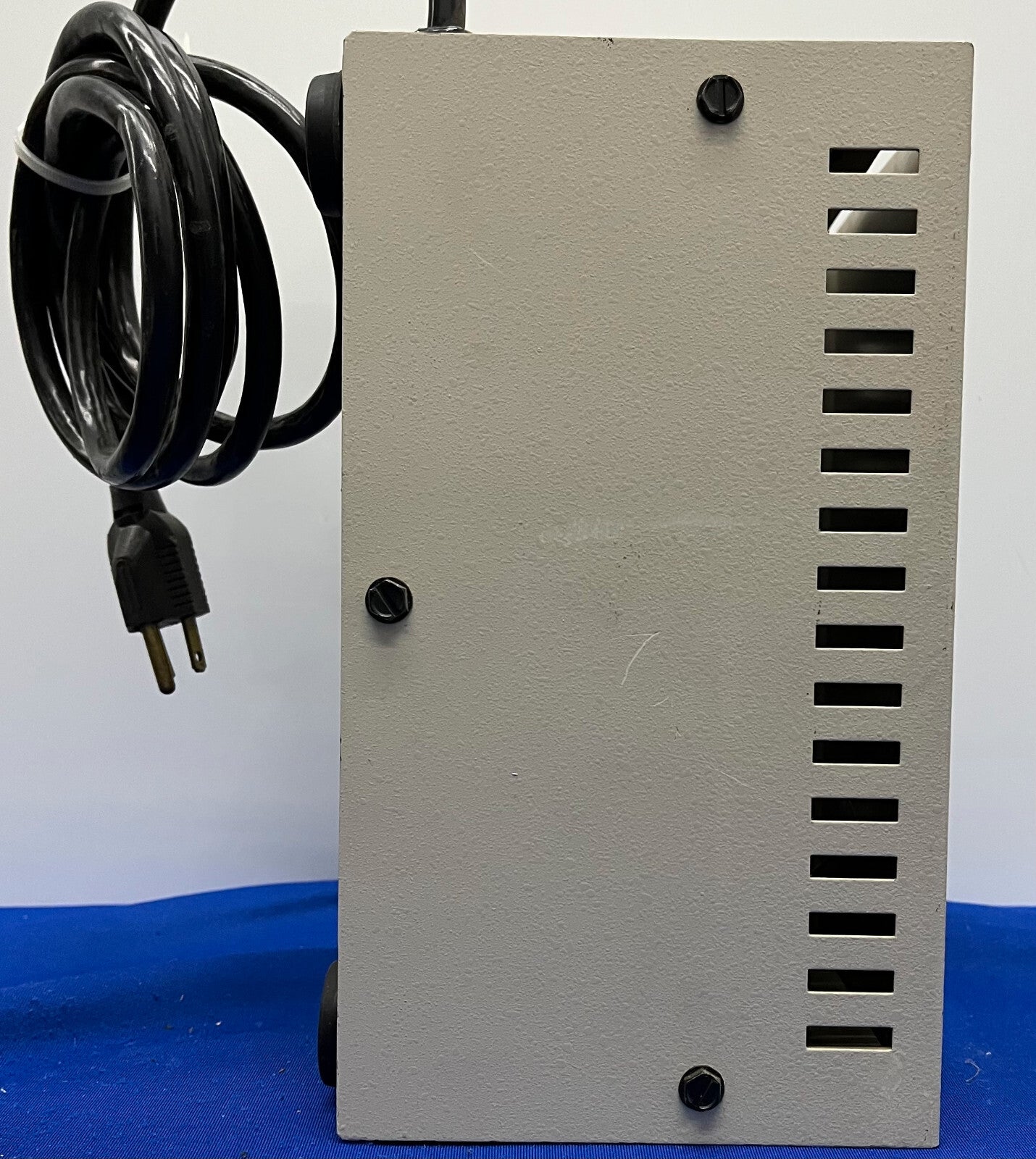 LINETAMER PCLT 150 パワーラインコンディショナー 150VA 60HZ IN 120 OUT 120