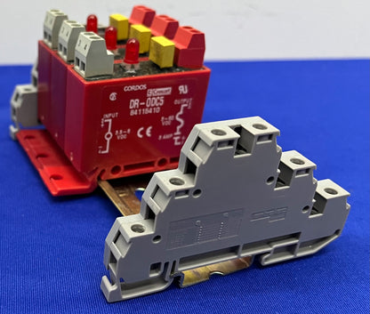 CROUZET GORDOS DR-ODC5 of DR-0DC5 I/O RELAISMODULE - 1 LOT HOEVEELHEID VAN 3 OP DIN-RAIL 