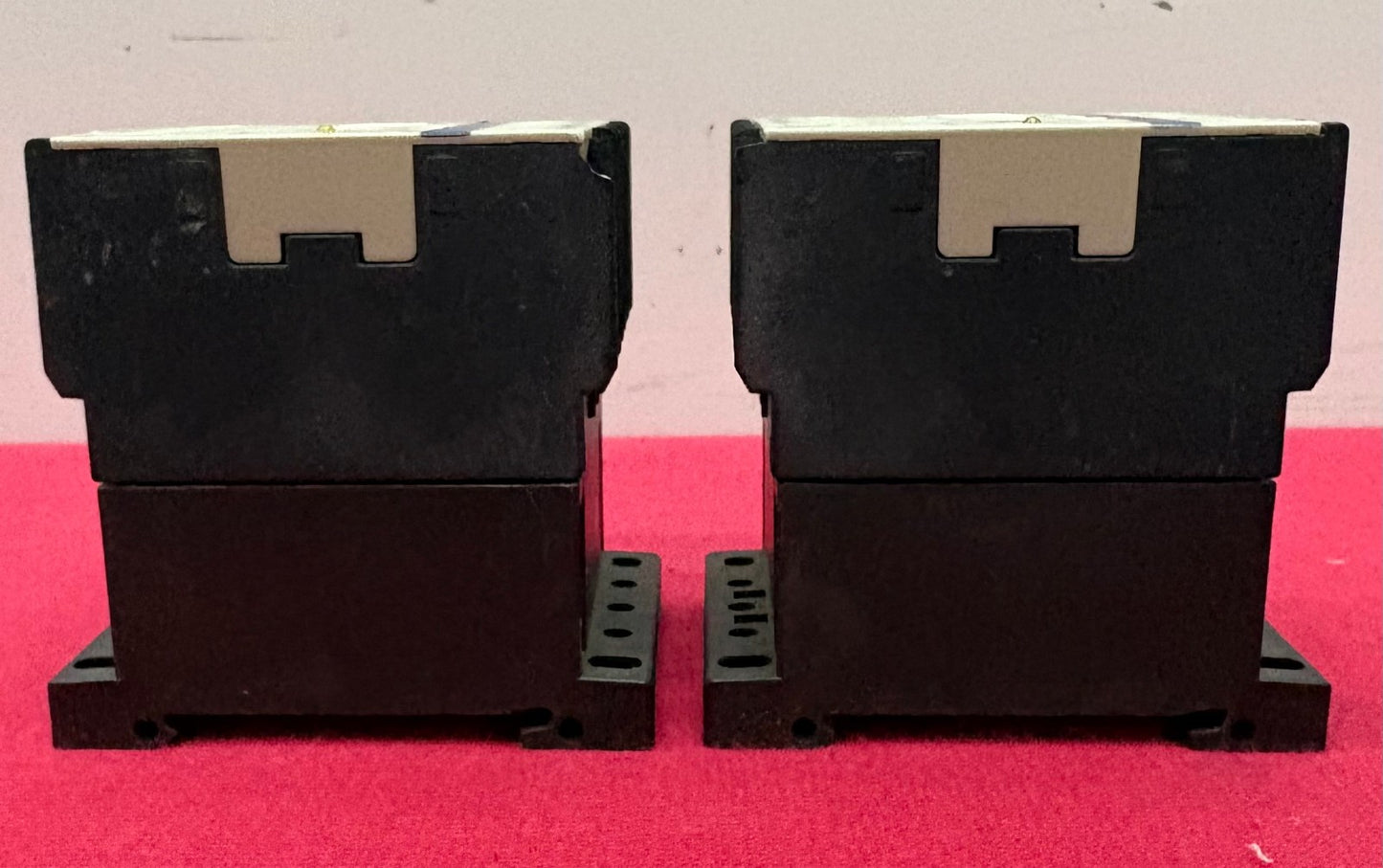 Lot of 2 TELEMECANIQUE CONTACTOR LP4K0910BW3 24V ITEMS ARE USED