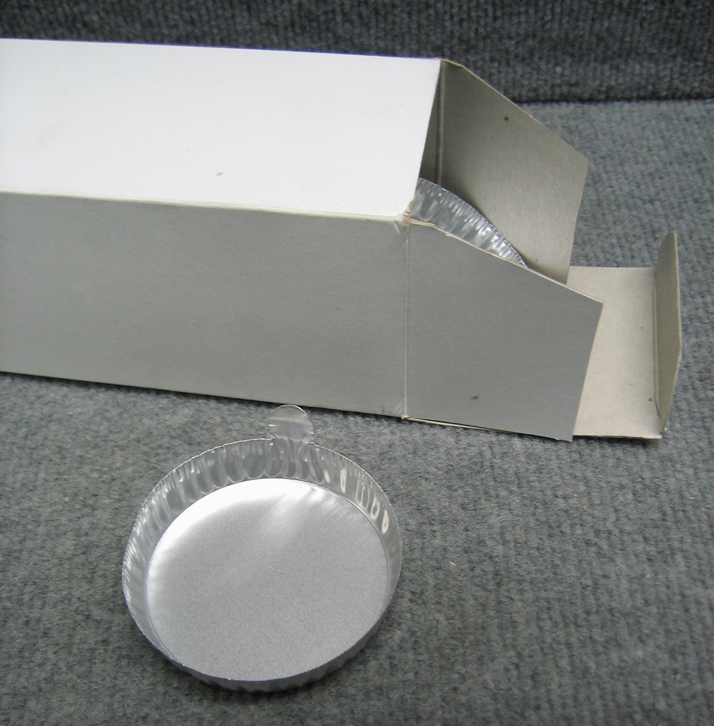VWR USA # 25433-085,EU# 611-137 VWR® VWR® Wegwerp aluminium kreukelschaal &amp; lipje