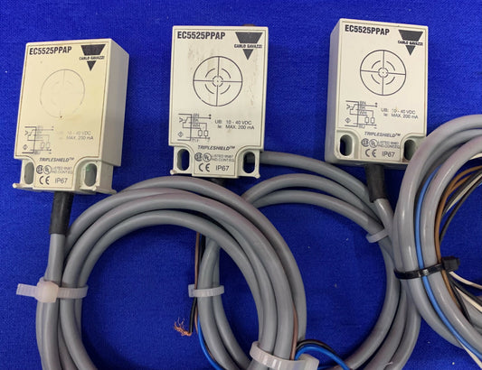 Lotto di 3 sensori di prossimità capacitivi Carlo Gavazzi EC5525PPAP 10-40 VDC