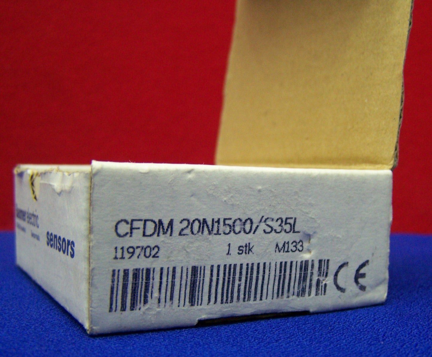 QTY 2 - BAUMER ELECTRIC CFDM 20N1500/S35L CAPACITIVE FLAT PACK 10119702 SENSOR
