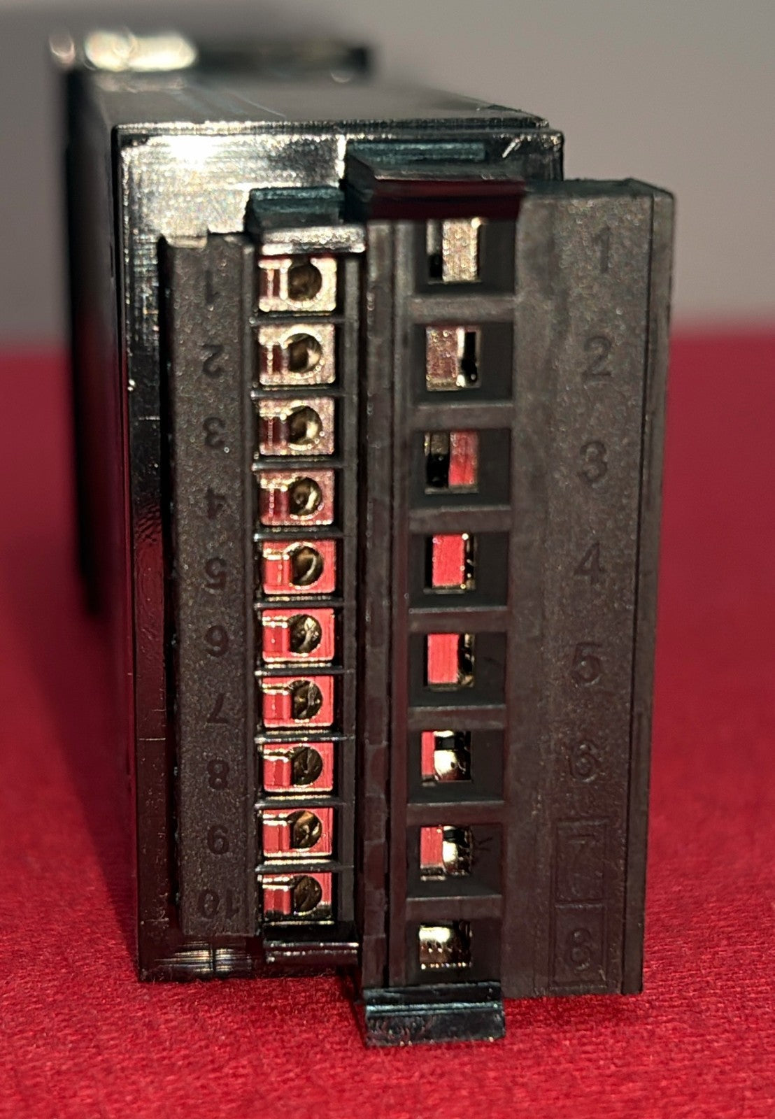 OMEGA DPi32-AL-DC DIGITAL TEMPERATURE PROCESS PANEL METER M19030088 12-36V