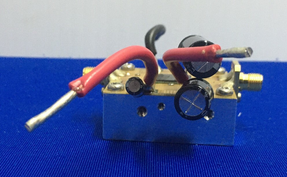 ヒートシンク付きカスタム RF テスト ブレッド ボード