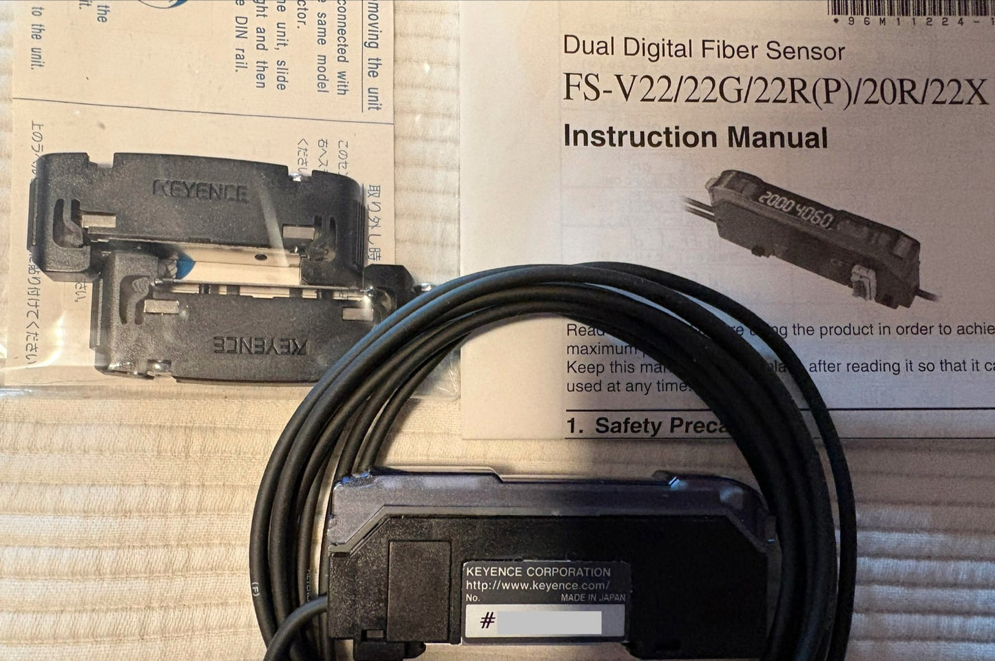 KEYENCE FS-V22X DUAL DIGITAL FIBER SENSOR