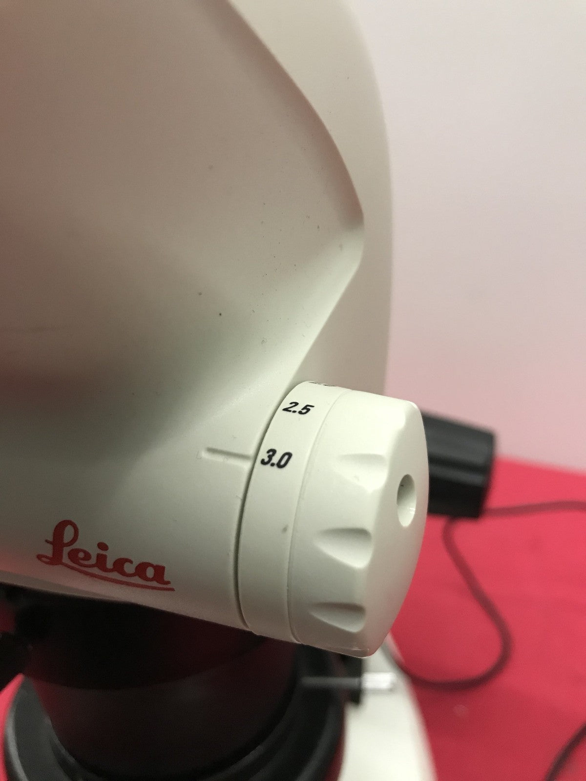 LEICA S4E STEREO ZOOM MICROSCOPE 6.3 -30 X MAGNIFICATION WITH STAND & LED LIGHT