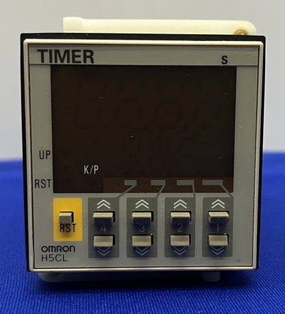 TEMPORIZADOR DIGITAL OMRON H5CL H5CL-A CON BASE OMRON P3GA-11 - PARA PIEZAS/REPARACIÓN