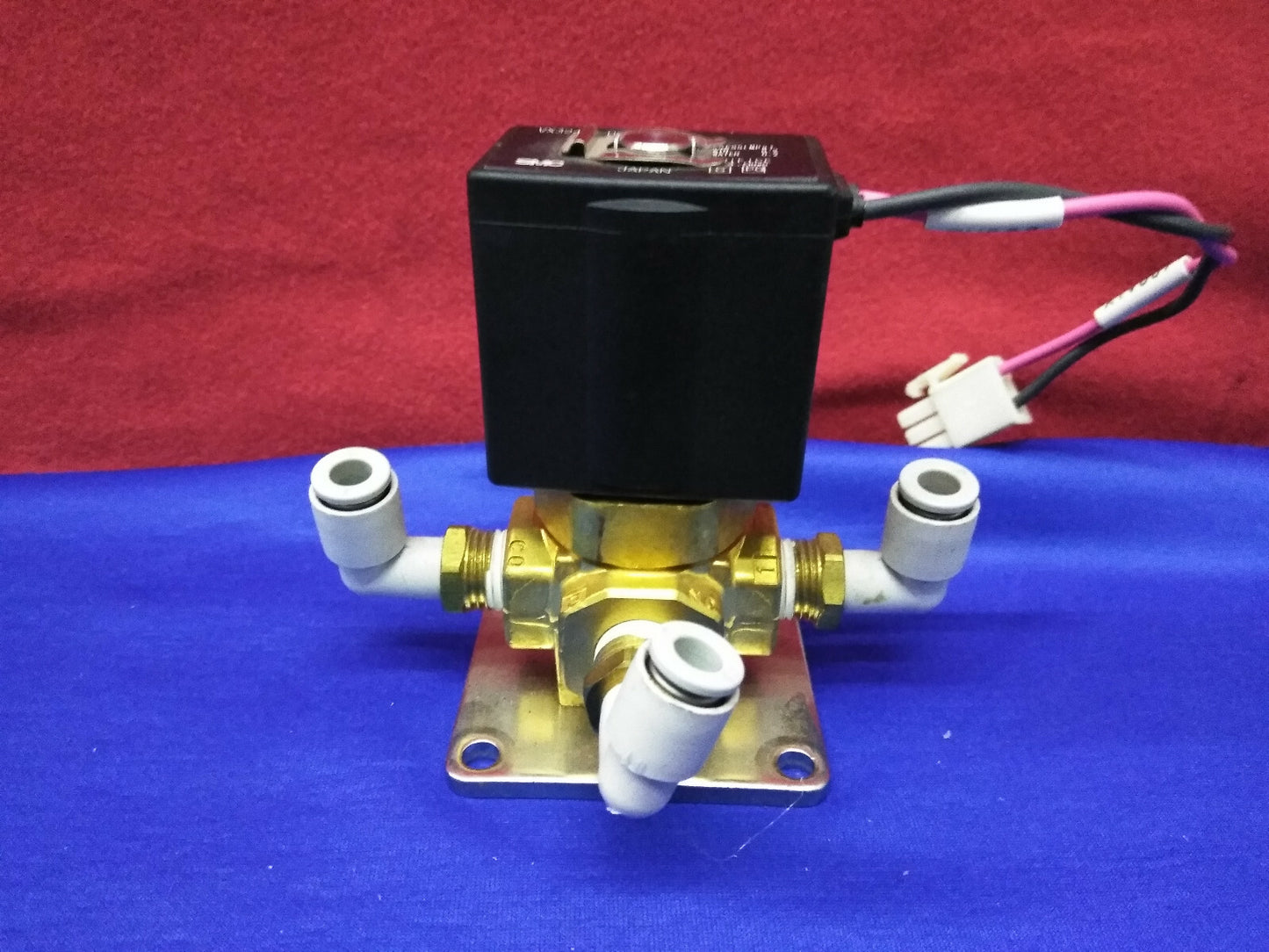 Válvula de aire o agua SMC VX3244Z-02-5G1-B, baja presión, 24 V CC