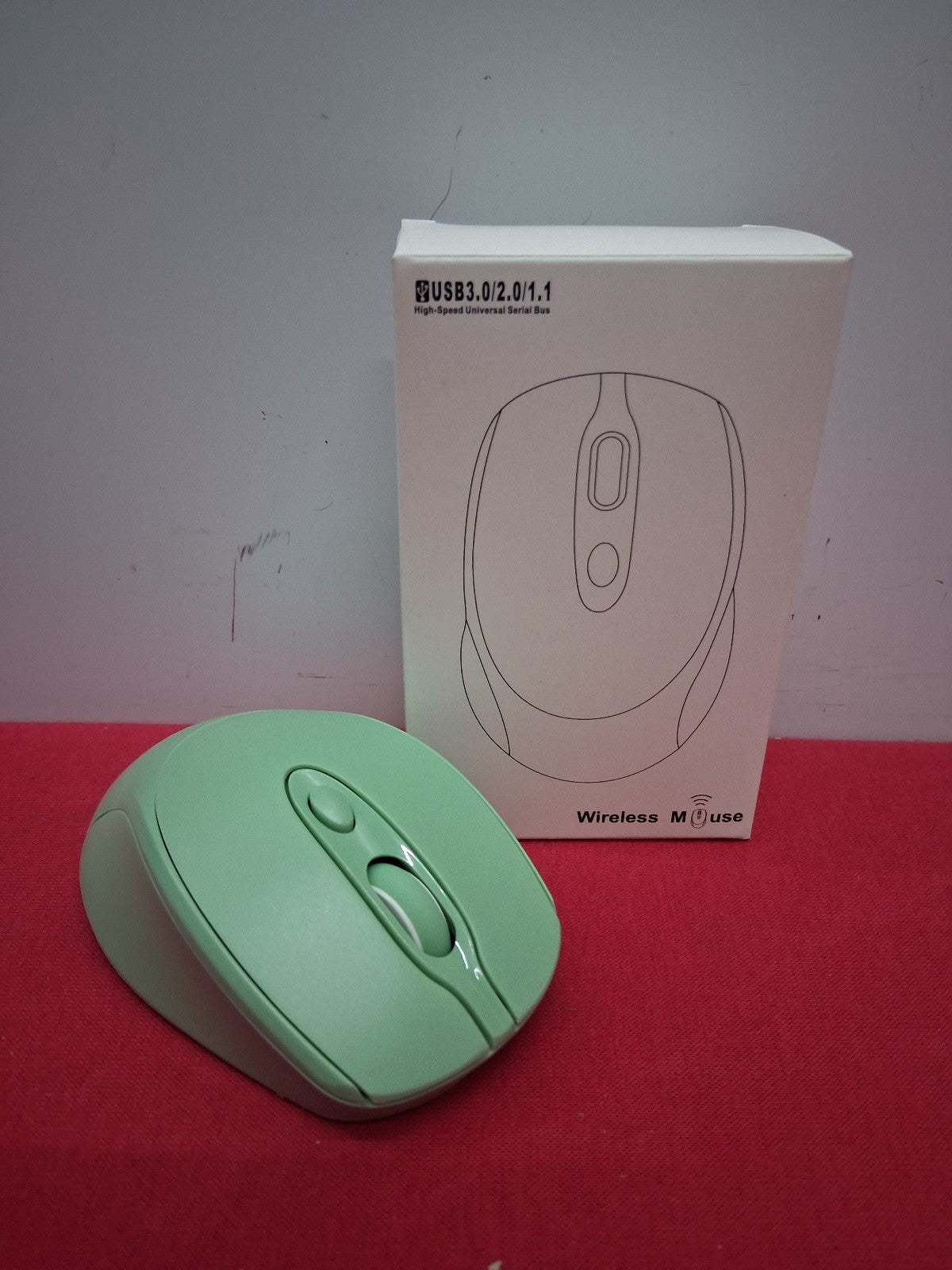M105 WIRELESS MOUSE GREEN HIGH SPEED RESPONSE BUTTONS BRAND NEW COMPUTER MOUSE