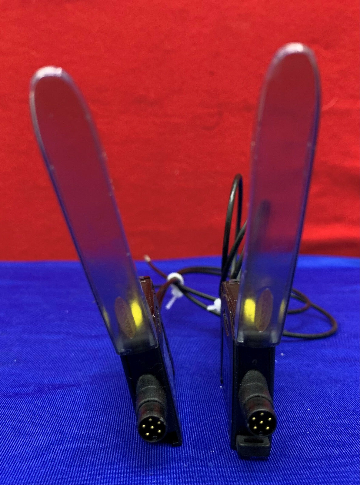 Lot of 2 Banner Photoelectric/ Fiber Optic Sensor D10DPFPQ Cables are different