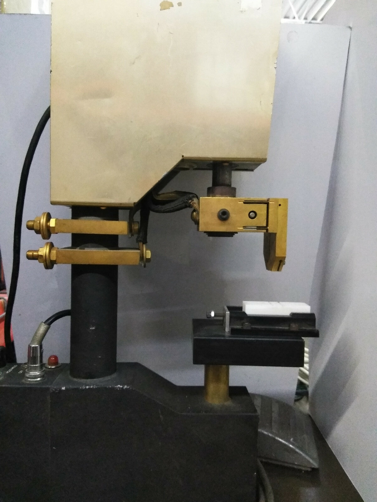 PARA PIEZAS/REPARACIÓN - CABEZAL DE SOLDADURA HUGHES MODELO N.º 76 ML SN 317