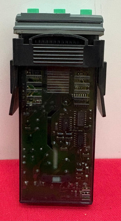 CAL CONTROLS 3200 DIGITAL TEMPERATURE CONTROLLER 5VDC 10mA