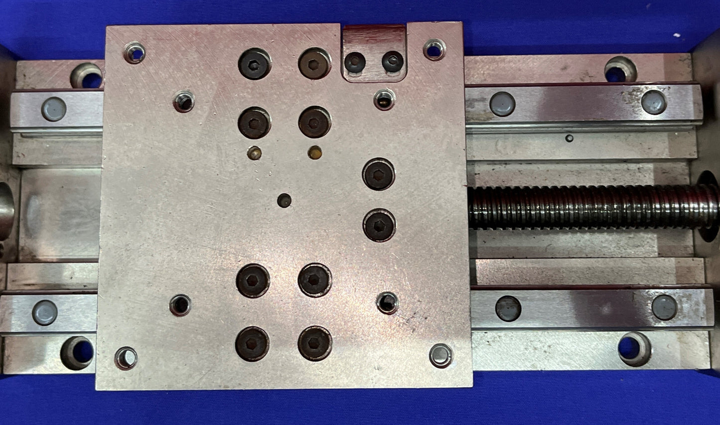THK LM-Führung HSR12RM mit Schraube und Plattenbühne