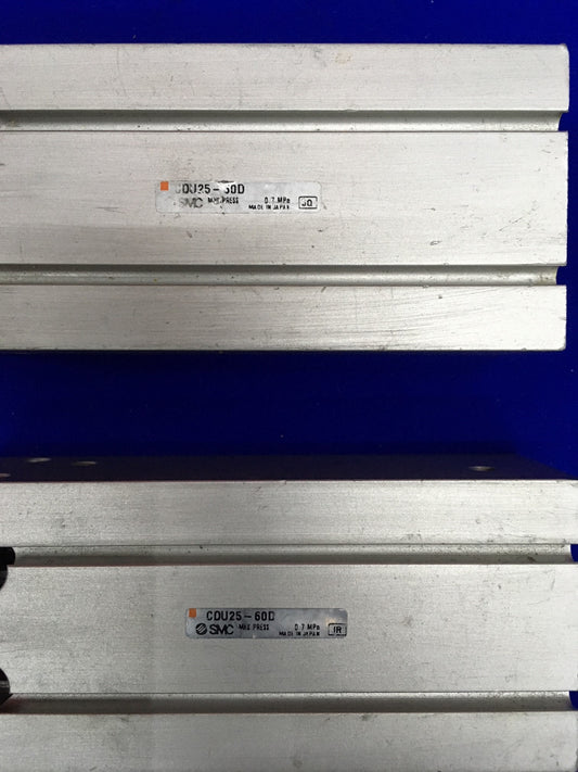 QTY 2 - SMC CDU25-60D FREE MOUNT CYLINDERS MAX PRESSURE 0.7 MPa